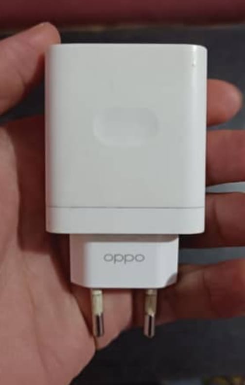 شاحن اوبو 100 وات فائق السرعه الترا