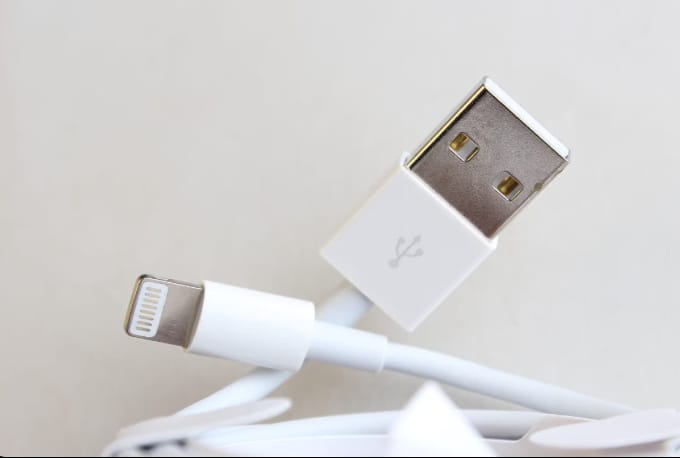 كابل شحن ايفون انكر